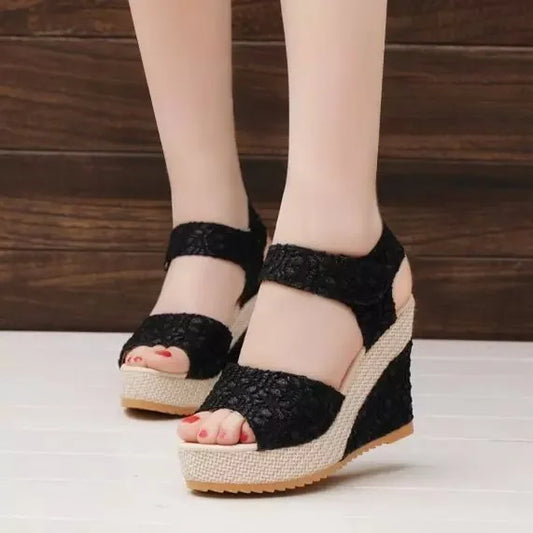 NIGHTFashionable shoes that make you look stylish everywhere.”